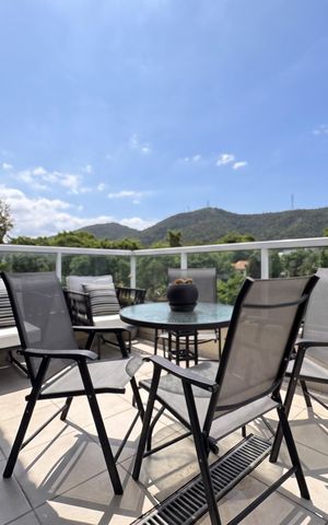 Casa de condomínio à venda com 147m², 4 quartos e 3 vagas Casa de condomínio à venda com 147m², 4 quartos e 3 vagasTerraço