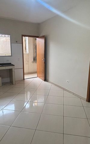 Casa para alugar com 39m², 1 quarto e sem vaga