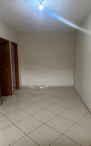Casa para alugar com 39m², 1 quarto e sem vaga