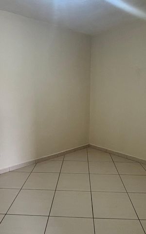 Casa para alugar com 35m², 1 quarto e sem vaga
