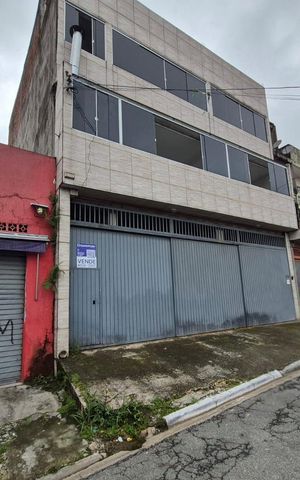 Casa à venda com 670m², 5 quartos e 4 vagas Casa à venda com 670m², 5 quartos e 4 vagasPlaca