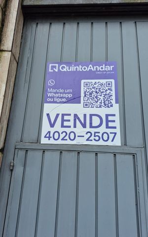 Casa à venda com 670m², 5 quartos e 4 vagas Casa à venda com 670m², 5 quartos e 4 vagasPlaca