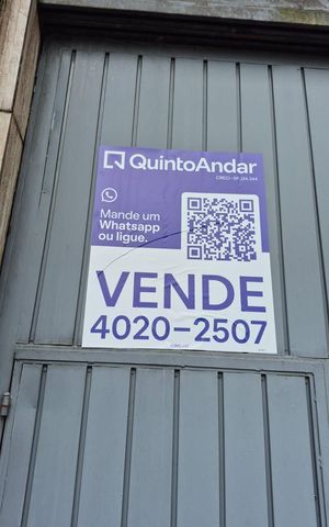 Casa à venda com 670m², 5 quartos e 4 vagas Casa à venda com 670m², 5 quartos e 4 vagasPlaca