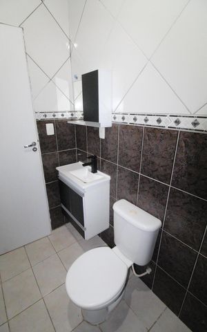 Casa para alugar com 70m², 3 quartos e 2 vagasBanheiro