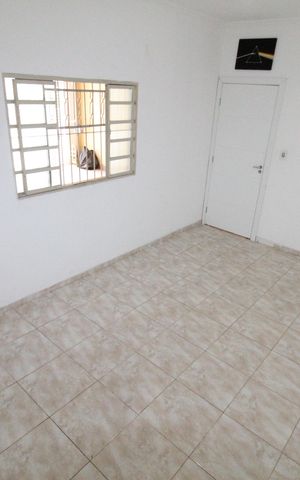 Casa para alugar com 70m², 3 quartos e 2 vagasSala