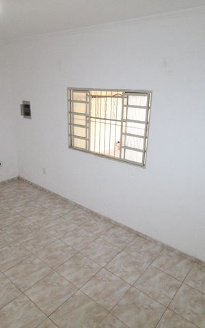 Casa para alugar com 70m², 3 quartos e 2 vagasSala