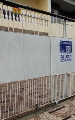 Casa para alugar com 80m², 2 quartos e sem vagaFachada