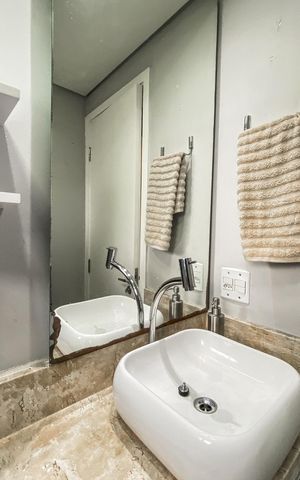 Apartamento à venda com 49m², 2 quartos e 1 vaga Apartamento à venda com 49m², 2 quartos e 1 vagaBanheiro