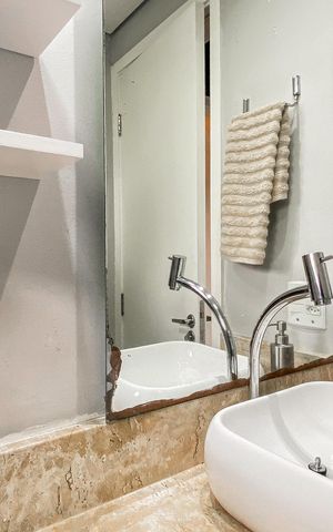 Apartamento à venda com 49m², 2 quartos e 1 vaga Apartamento à venda com 49m², 2 quartos e 1 vagaBanheiro