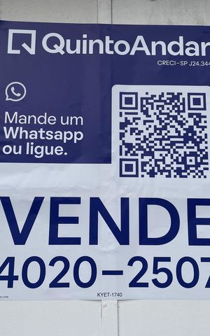 Casa à venda com 207m², 3 quartos e 4 vagas Casa à venda com 207m², 3 quartos e 4 vagasPlaca
