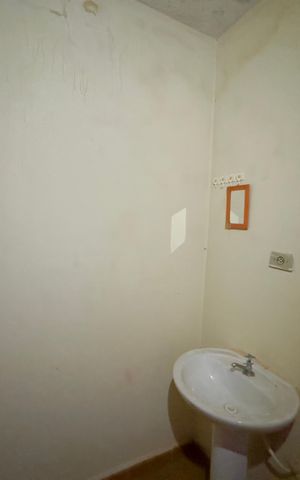Casa para alugar com 100m², 3 quartos e 1 vagaBanheiro fundos 