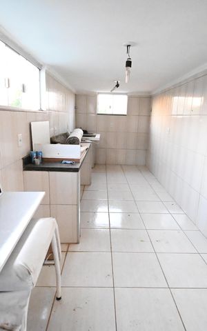 Casa à venda com 330m², 3 quartos e 4 vagas