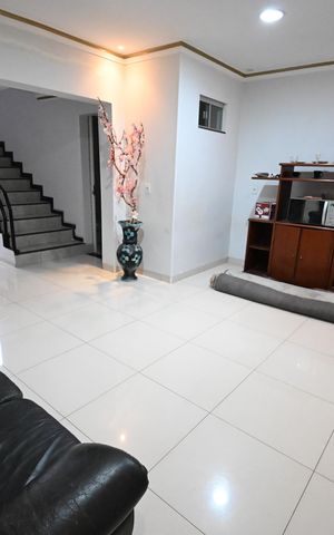 Casa à venda com 330m², 3 quartos e 4 vagas