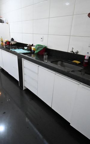 Casa à venda com 330m², 3 quartos e 4 vagas