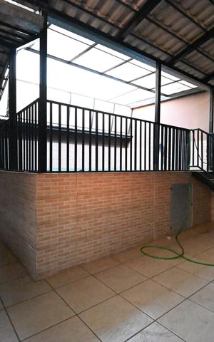 Casa à venda com 330m², 3 quartos e 4 vagas