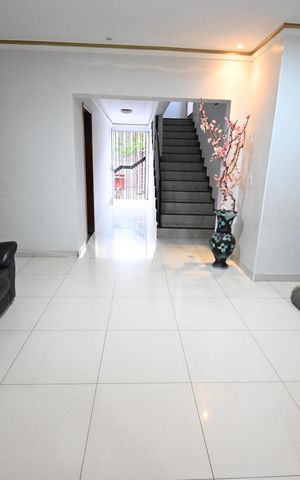 Casa à venda com 330m², 3 quartos e 4 vagas