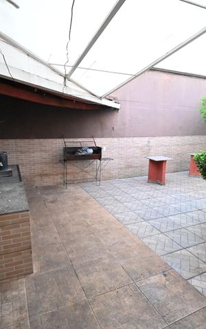 Casa à venda com 330m², 3 quartos e 4 vagas