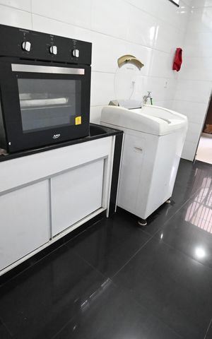 Casa à venda com 330m², 3 quartos e 4 vagas
