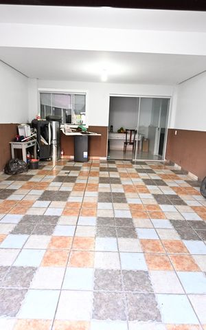 Casa à venda com 330m², 3 quartos e 4 vagas