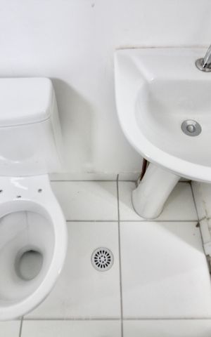 Apartamento à venda com 42m², 2 quartos e 1 vaga Apartamento à venda com 42m², 2 quartos e 1 vagaBanheiro da Suíte 1