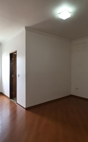 Casa para alugar com 250m², 4 quartos e 2 vagas Casa para alugar com 250m², 4 quartos e 2 vagasSuite