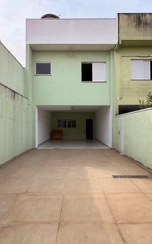 Casa para alugar com 250m², 4 quartos e 2 vagas Casa para alugar com 250m², 4 quartos e 2 vagasQuintal/ área gourmet