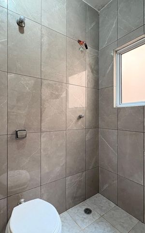 Casa para alugar com 250m², 4 quartos e 2 vagas Casa para alugar com 250m², 4 quartos e 2 vagasBanheiro de serviço