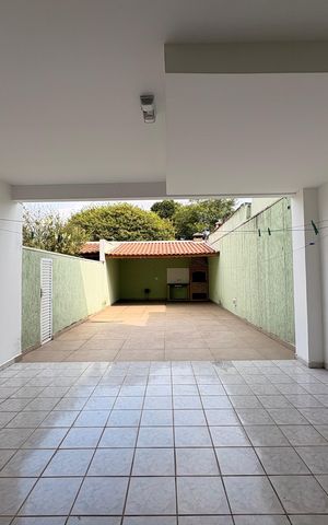 Casa para alugar com 250m², 4 quartos e 2 vagas Casa para alugar com 250m², 4 quartos e 2 vagasQuintal/ área gourmet