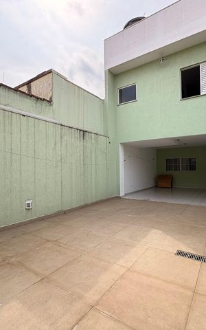 Casa para alugar com 250m², 4 quartos e 2 vagas Casa para alugar com 250m², 4 quartos e 2 vagasQuintal/ área gourmet