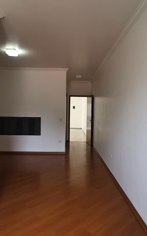Casa para alugar com 250m², 4 quartos e 2 vagas Casa para alugar com 250m², 4 quartos e 2 vagasSuite