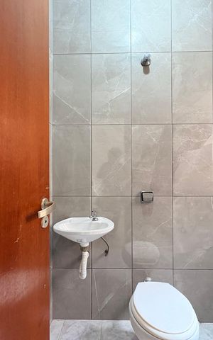 Casa para alugar com 250m², 4 quartos e 2 vagas Casa para alugar com 250m², 4 quartos e 2 vagasBanheiro de serviço
