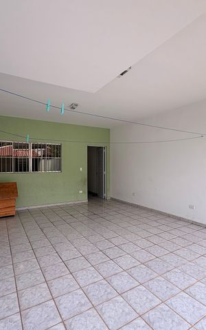 Casa para alugar com 250m², 4 quartos e 2 vagas Casa para alugar com 250m², 4 quartos e 2 vagasQuintal/ área gourmet