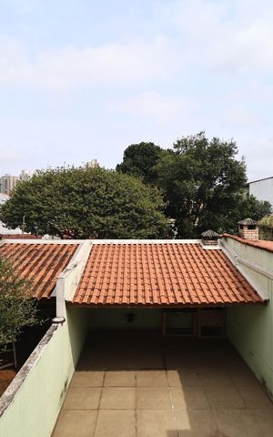 Casa para alugar com 250m², 4 quartos e 2 vagas Casa para alugar com 250m², 4 quartos e 2 vagasVista da suíte