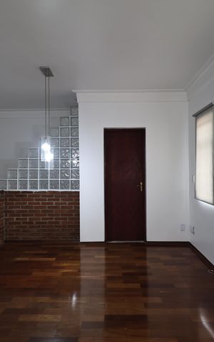 Casa para alugar com 250m², 4 quartos e 2 vagas Casa para alugar com 250m², 4 quartos e 2 vagasSala de tv