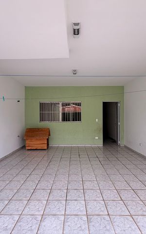 Casa para alugar com 250m², 4 quartos e 2 vagas Casa para alugar com 250m², 4 quartos e 2 vagasQuintal/ área gourmet