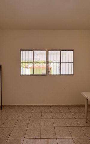 Casa para alugar com 250m², 4 quartos e 2 vagas Casa para alugar com 250m², 4 quartos e 2 vagasQuarto de Serviço