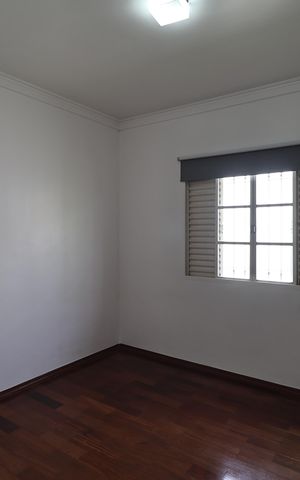 Casa para alugar com 250m², 4 quartos e 2 vagas Casa para alugar com 250m², 4 quartos e 2 vagasQuarto 1