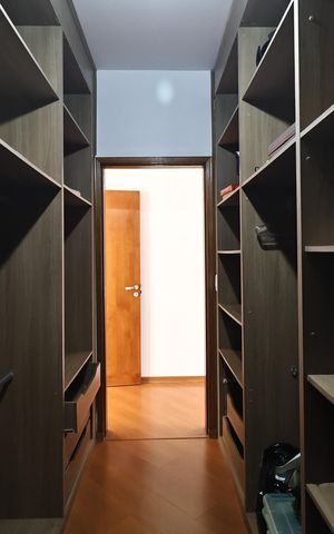 Casa para alugar com 250m², 4 quartos e 2 vagas Casa para alugar com 250m², 4 quartos e 2 vagasCloset suite