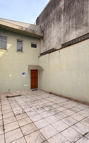 Casa para alugar com 250m², 4 quartos e 2 vagas Casa para alugar com 250m², 4 quartos e 2 vagasFachada + plaquinha YGVO-1874