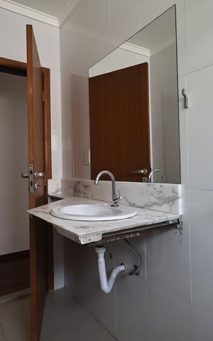 Casa para alugar com 250m², 4 quartos e 2 vagas Casa para alugar com 250m², 4 quartos e 2 vagasBanheiro