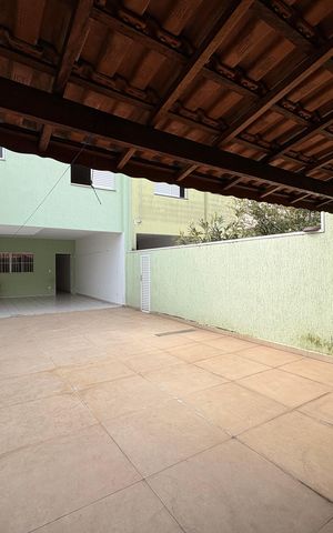 Casa para alugar com 250m², 4 quartos e 2 vagas Casa para alugar com 250m², 4 quartos e 2 vagasQuintal/ área gourmet
