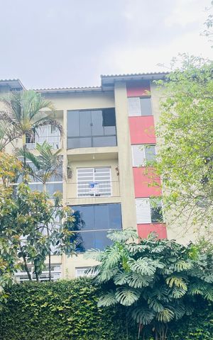 Apartamento para alugar com 70m², 3 quartos e 1 vaga Apartamento para alugar com 70m², 3 quartos e 1 vagaPlaca instalada na varanda do segundo andar