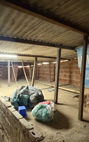 Casa à venda com 48m², 1 quarto e sem vaga