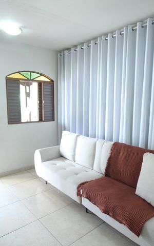Casa à venda com 239m², 4 quartos e 3 vagasSala