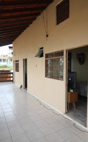 Casa à venda com 239m², 4 quartos e 3 vagasVaranda