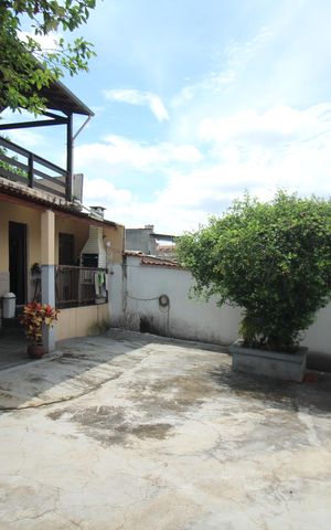 Casa à venda com 239m², 4 quartos e 3 vagasQuintal