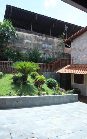 Casa à venda com 239m², 4 quartos e 3 vagasQuintal