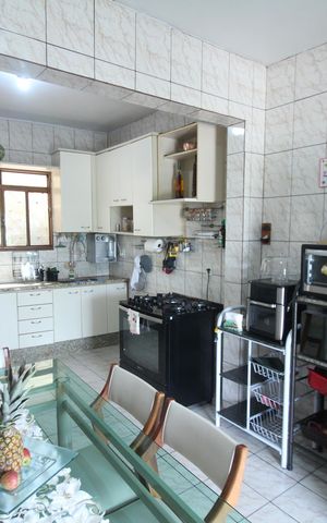 Casa à venda com 239m², 4 quartos e 3 vagasCozinha