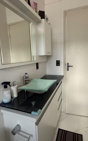Casa de condomínio para alugar com 100m², 2 quartos e 2 vagas Casa de condomínio para alugar com 100m², 2 quartos e 2 vagasBanheiro