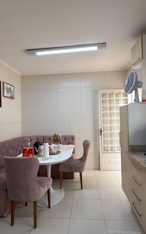 Casa para alugar com 150m², 4 quartos e 2 vagas Casa para alugar com 150m², 4 quartos e 2 vagasCozinha